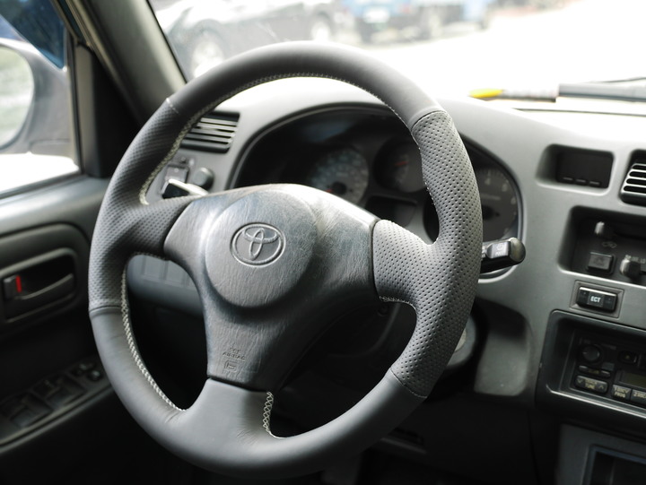 神話的開始-都會越野車1代RAV4 2.0 AWD開箱
