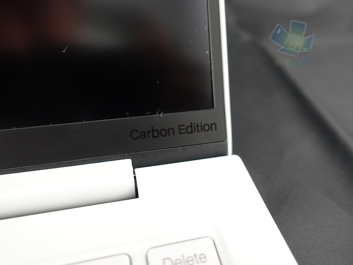 【小宅開箱】LENOVO 聯想 Yoga Slim 7i Carbon 甜甜的價格與效能，甜進你的心