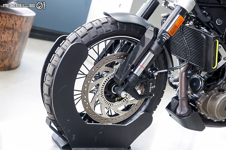【採訪】Husqvarna 安東貿易正式代理!Svartpilen 401 & Vitpilen 401 新價上市!701 Supermoto 同步登場!