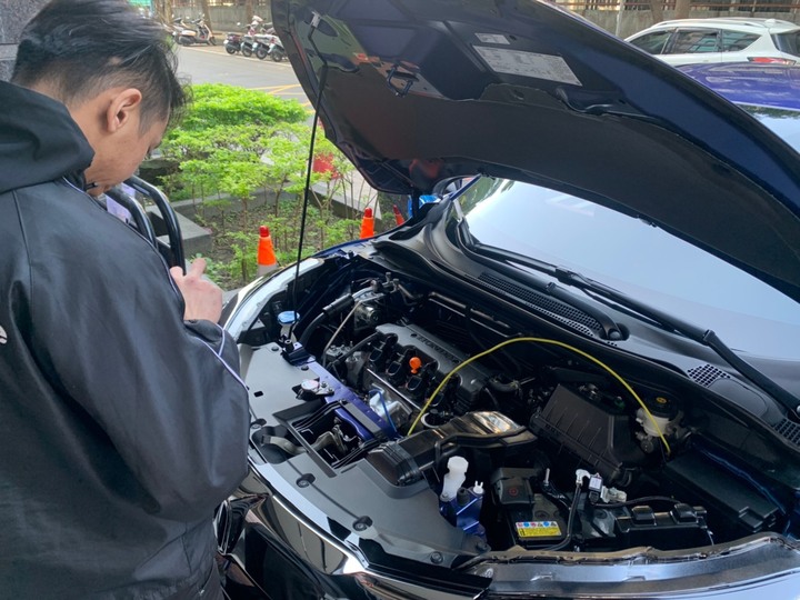 車友介紹的店家,果然不採雷! 剛交車就去裝安卓A34環景機【HR-V】