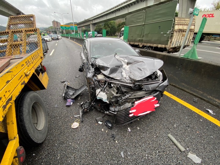 高速公路車禍 車體險出險