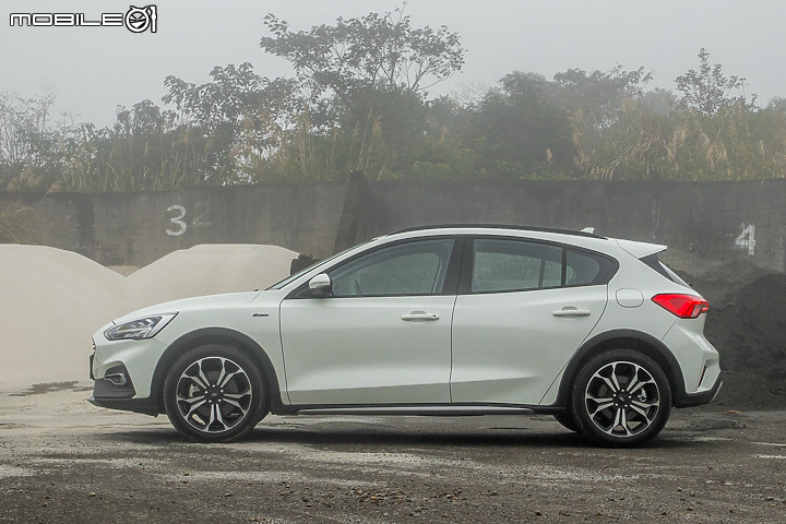 Ford Focus Active 試駕|能帶你撒野的 Focus!
