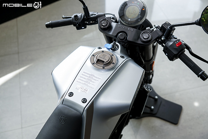 【採訪】Husqvarna 安東貿易正式代理!Svartpilen 401 & Vitpilen 401 新價上市!701 Supermoto 同步登場!