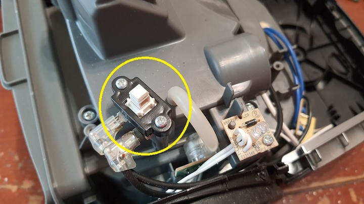 惠而浦 VCK4007 吸塵器電源開關故障 DIY 拆解改裝修理