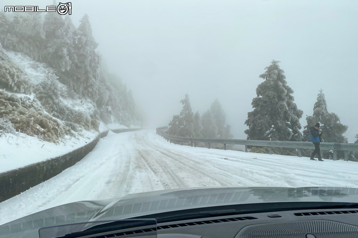 Ford Kuga EcoBoost250 ST-Line AWD直闖武嶺水晶宮,雪地試駕心得分享!