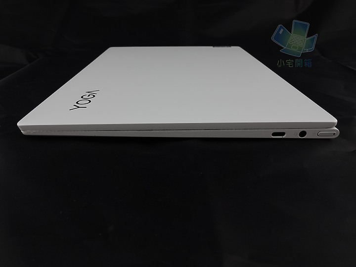 點我看大圖 【小宅開箱】LENOVO 聯想 Yoga Slim 7i Carbon 甜甜的價格與效能,甜進你的心
