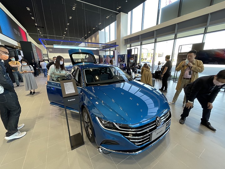 點我看大圖 Arteon 超帥的轎跑賞車心得