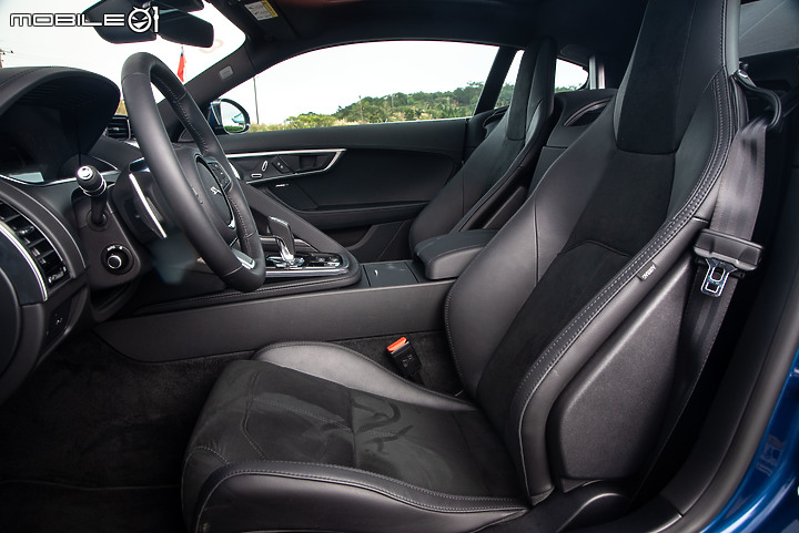 Jaguar 小改款 F-Type P300 R-Dynamic 試駕|美型依舊,2.0T動力表現恰到好處!