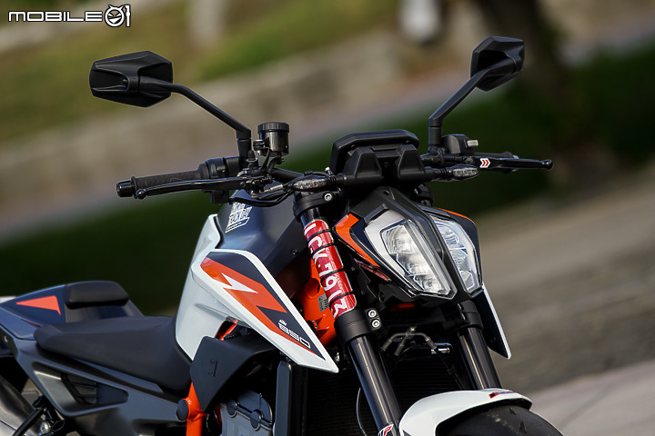 KTM 890 Duke R 公路與賽道試駕報告｜久違的血脈噴張二輪猛獸