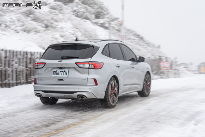 Ford Kuga EcoBoost250 ST-Line AWD直闖武嶺水晶宮,雪地試駕心得分享!