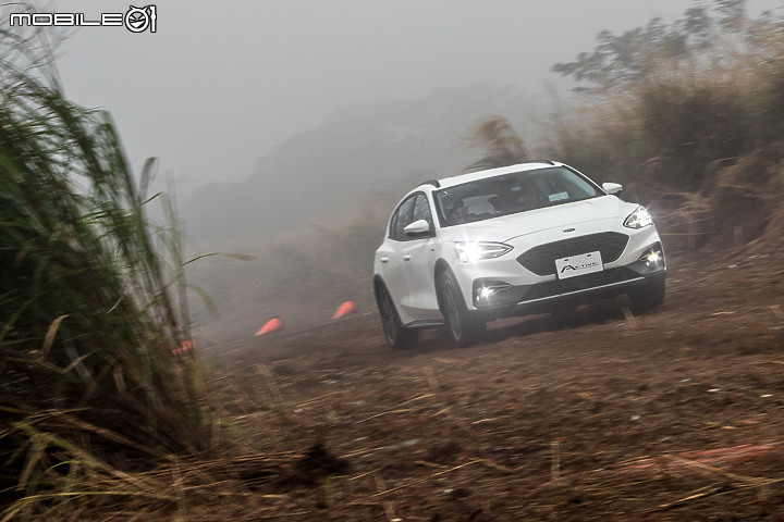 Ford Focus Active 試駕|能帶你撒野的 Focus!