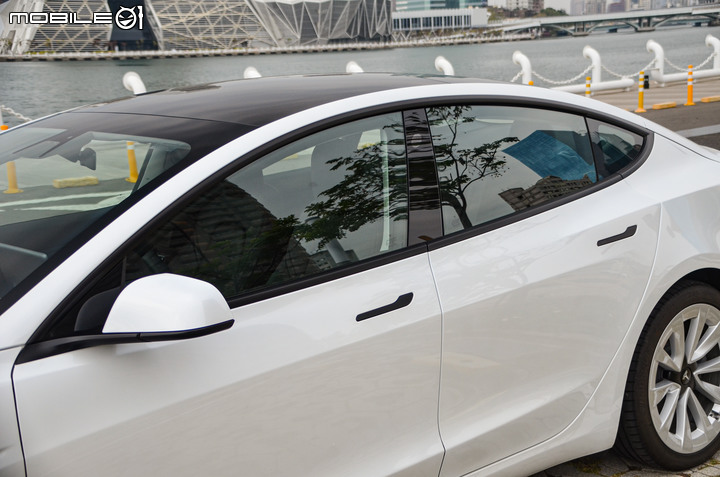 Tesla Model 3 Long Range 2021年式新版試駕,無懸念北高直達,細節強化更有吸引力!