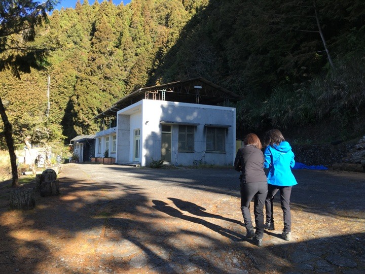 「坐車比爬山還累的百岳」-郡大山