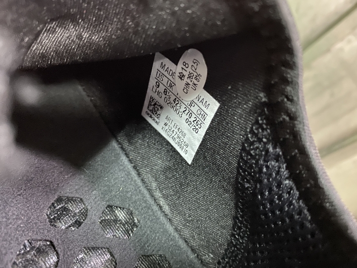 Nmd。fb直播平台買的2600。請大大幫忙辨真偽