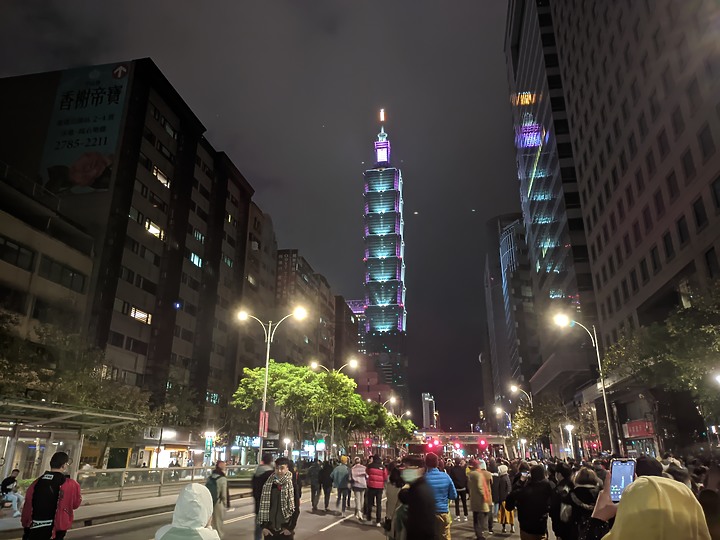 台北101倒數跨年煙火秀htcU12+、U20