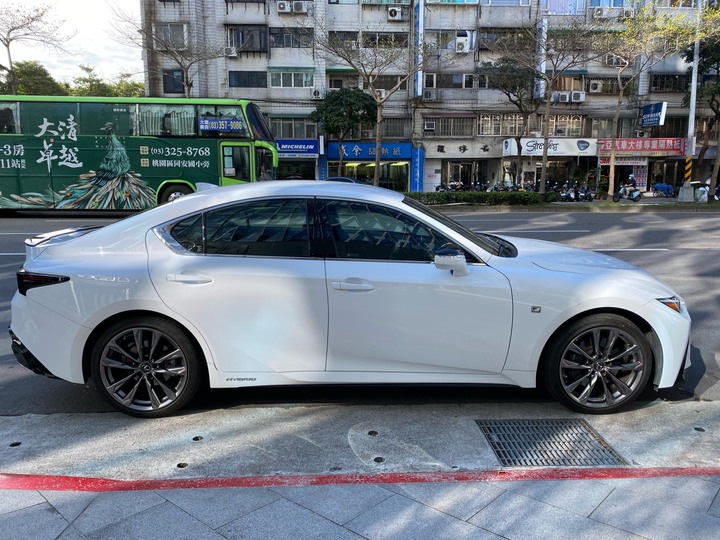 點我看大圖 Q50 300GT+IS300H賞車兼比較心得分享