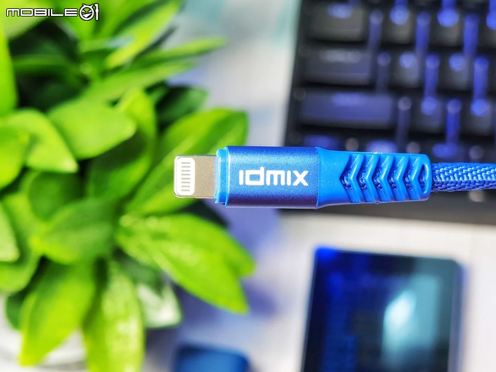 [文長圖多] iPhone充電器怎麼選？IDMIX PD快充充電套裝開箱，iPhone 12專屬配件