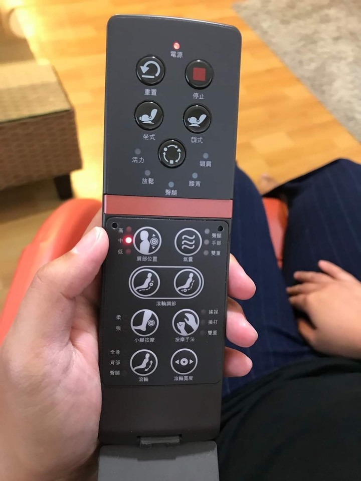入手第一台小型按摩椅-OSIM音樂花瓣椅開箱