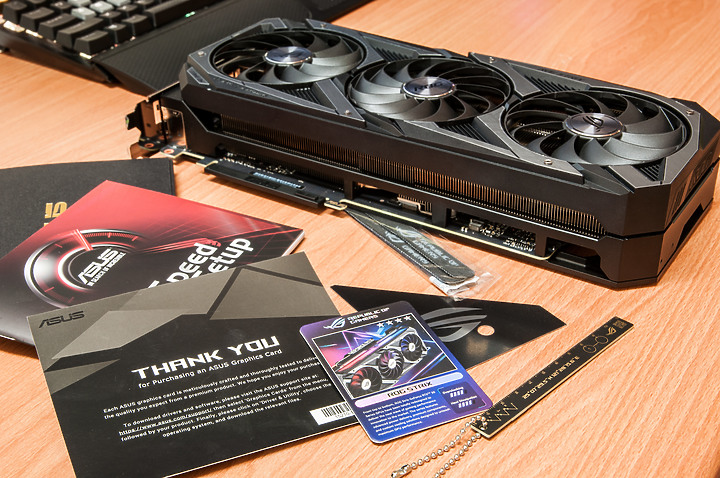 點我看大圖 「ASUS ROG Strix RTX3080 開箱兼前代比較評測」 - 有點認真開箱文。