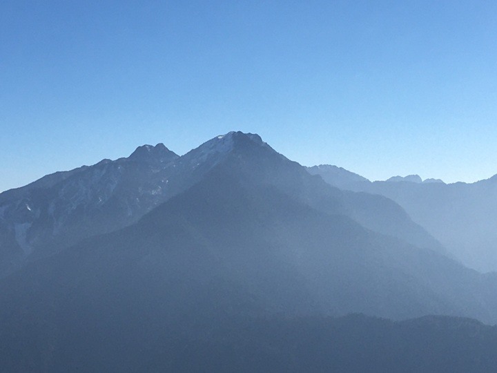 「坐車比爬山還累的百岳」-郡大山