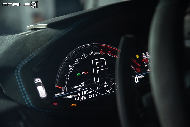 【採訪】戰鬥指數爆錶!小牛最強版本Lamborghini Huracán STO抵台亮相!