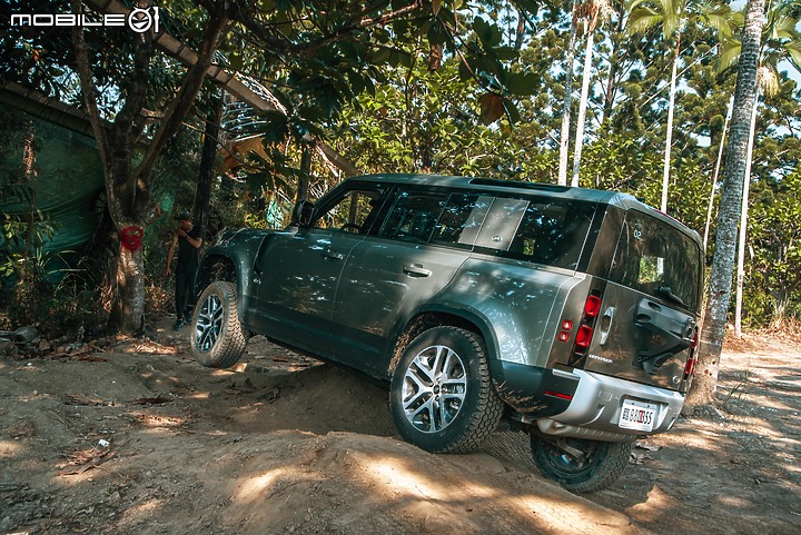 Land Rover New Defender P300 HSE試駕|冒險精神再續,性格依舊強悍的越野硬漢!