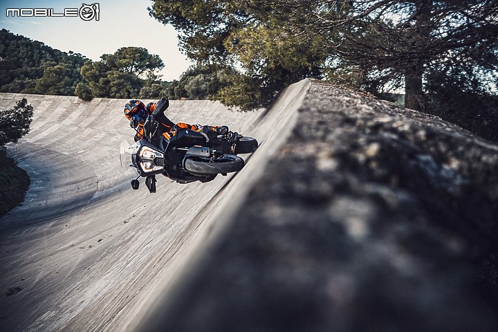 【海外快訊】標配 ACC 跟車定速巡航!2021 KTM 1290 Super Adventure S 正式發表!