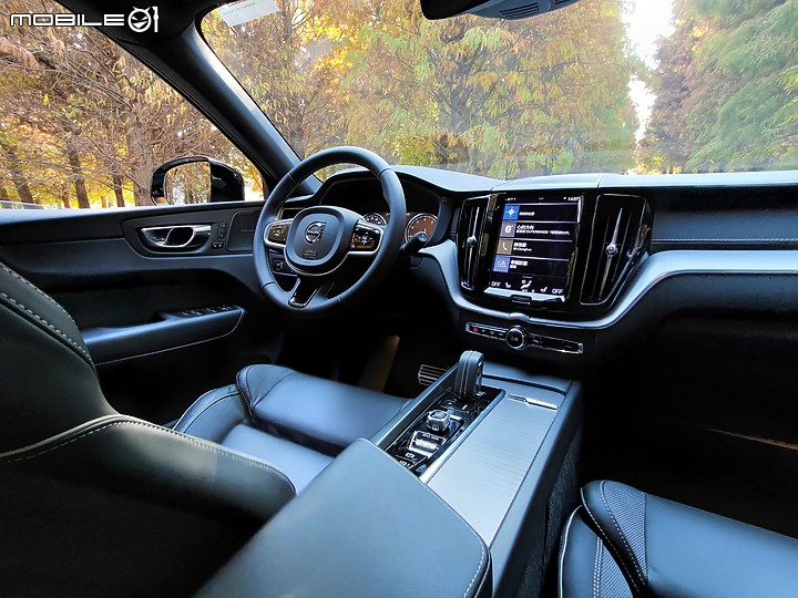 純粹分享Volvo XC60 B5 R-Design