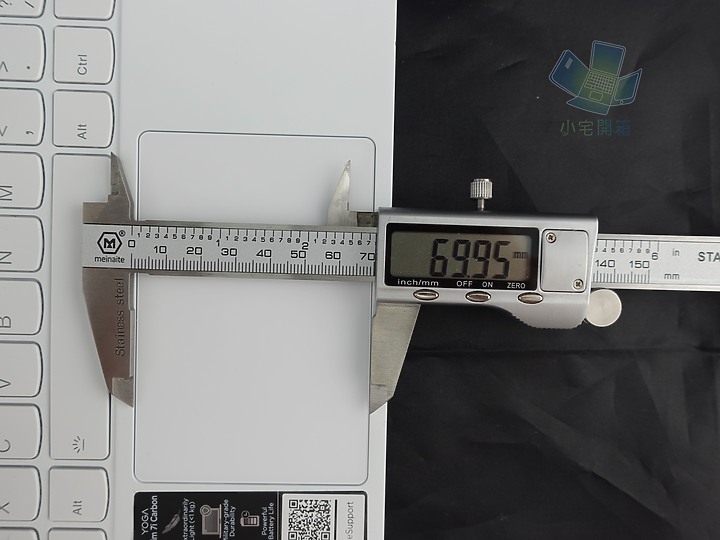 【小宅開箱】LENOVO 聯想 Yoga Slim 7i Carbon 甜甜的價格與效能，甜進你的心