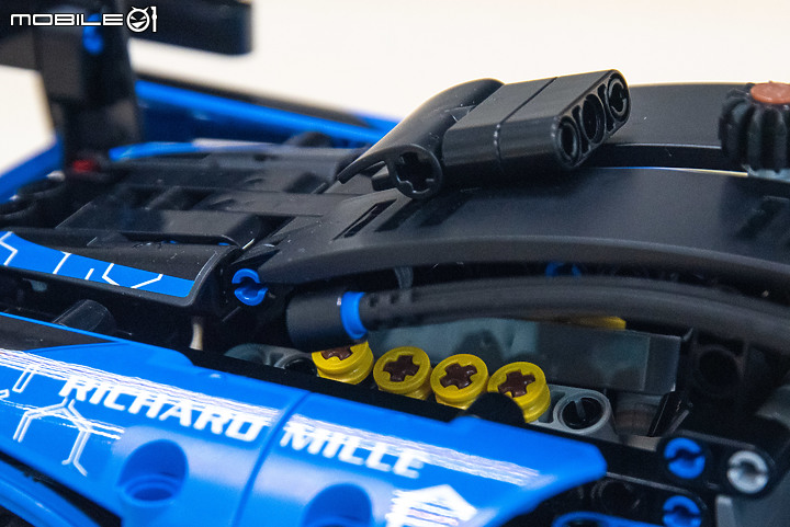 【開箱】樂高Lego最新Technic系列實拍,Ferrari 488 GTE/McLaren Senna GTR/Jeep Wrangler三車齊發!