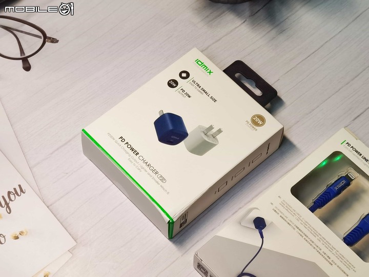 [文長圖多] iPhone充電器怎麼選？IDMIX PD快充充電套裝開箱，iPhone 12專屬配件