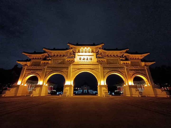 小米10T戰realme X7 Pro 高性價旗艦之巔屬誰？