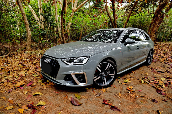 點我看大圖 分享A4 (B9.5)自拍照,敬邀各車色一起來蓋大樓
