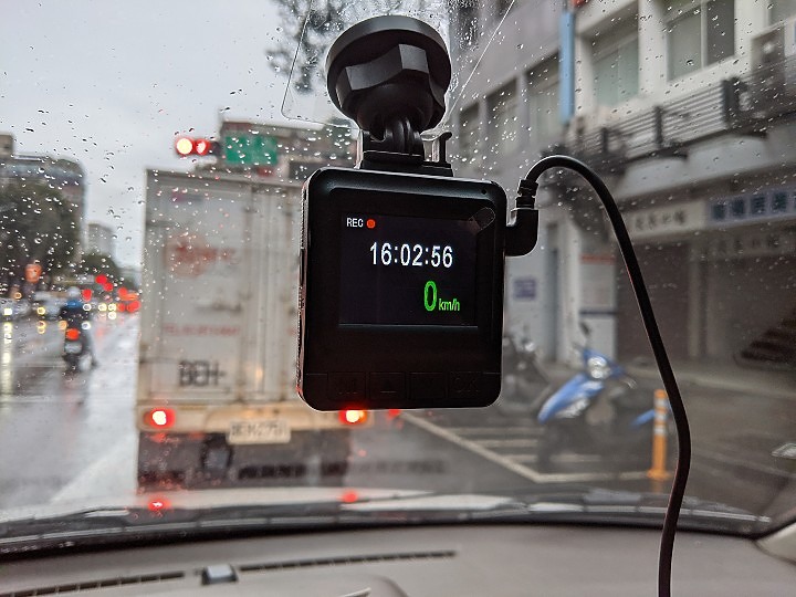 【正爸開箱】一台內行人才買的行車記錄器!大通HR7 PRO星光夜視旗艦王上視