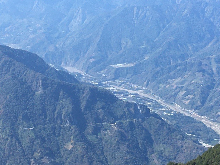 「坐車比爬山還累的百岳」-郡大山