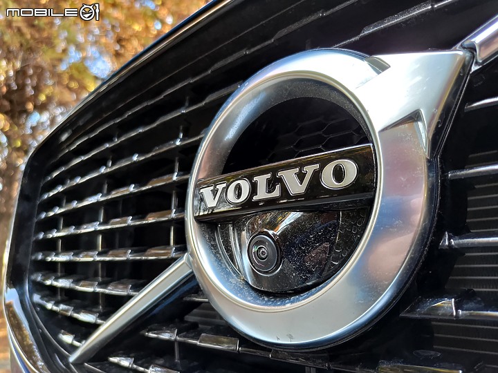 純粹分享Volvo XC60 B5 R-Design