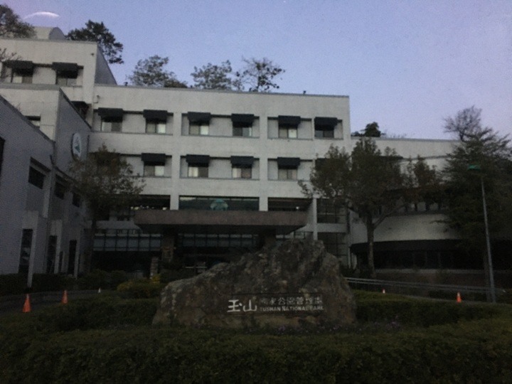 「坐車比爬山還累的百岳」-郡大山