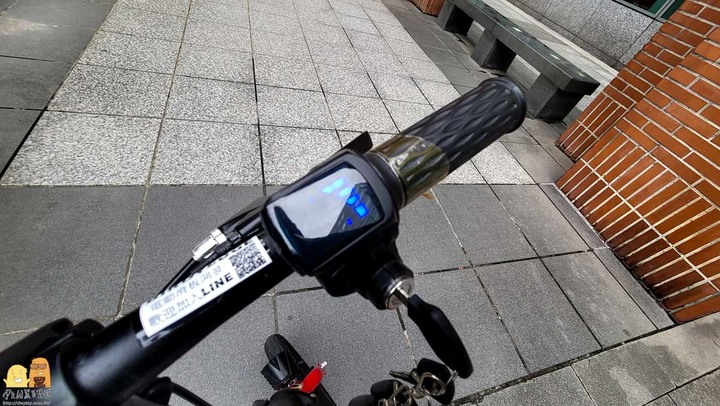 點我看大圖 BIRDYEDGE R3 PLUS|可折疊電動腳踏車,超方便攜帶跟收納!避震效果極佳,車速最高可達40KM