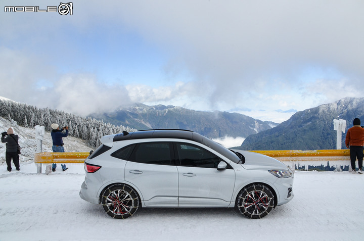 Ford Kuga EcoBoost250 ST-Line AWD直闖武嶺水晶宮,雪地試駕心得分享!