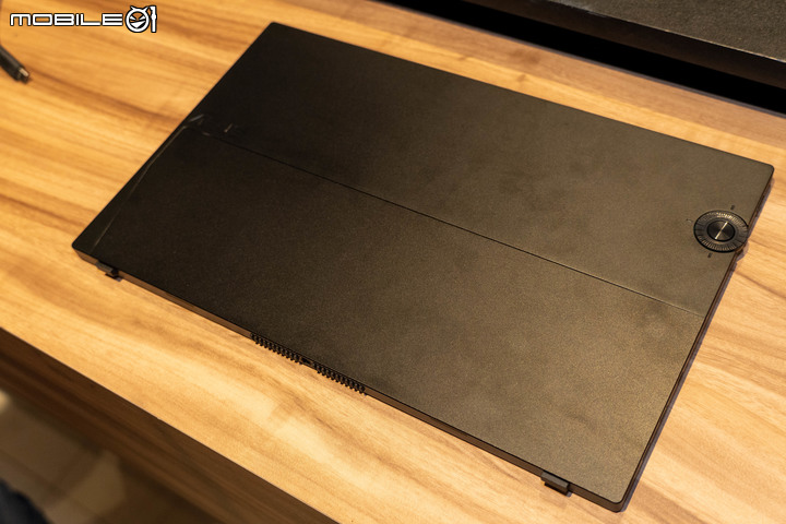 【CES2021】華碩推出 ProArt PA148CTV 可攜觸控螢幕 多重角色打造無縫創意工作流程