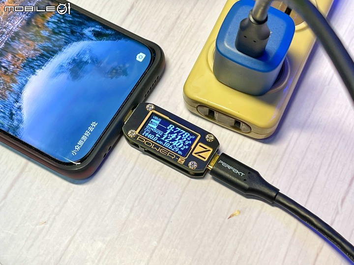 [文長圖多] iPhone充電器怎麼選？IDMIX PD快充充電套裝開箱，iPhone 12專屬配件