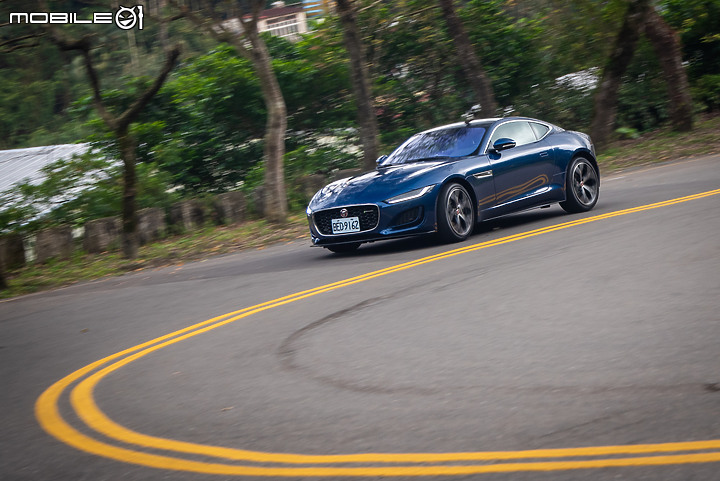 Jaguar 小改款 F-Type P300 R-Dynamic 試駕|美型依舊,2.0T動力表現恰到好處!
