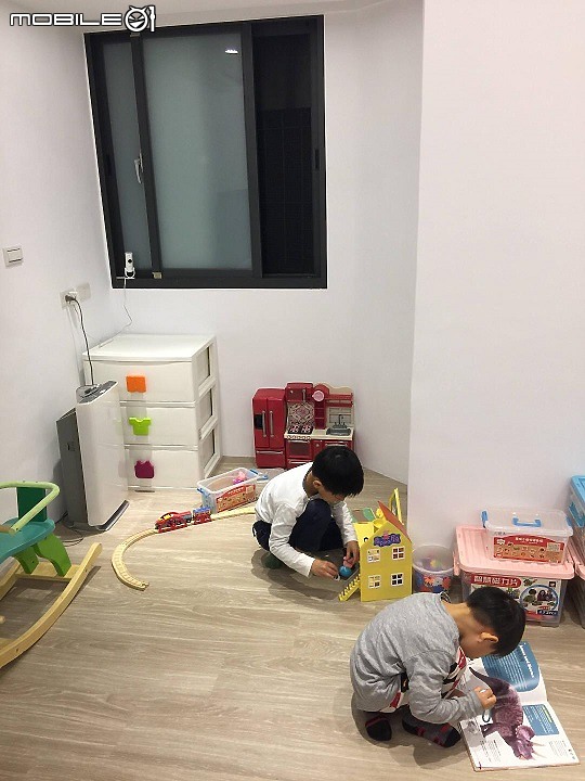 [ 分享 ]空汙真的好惱人，這次決定換免插電的 [ 德國靜電紗網 ] 來給家裡做個''結界''啦!!!