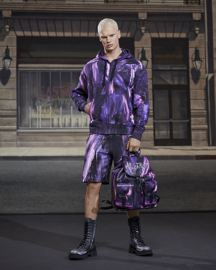 點我看大圖 米蘭男裝周/TOD’S「微電影」秀新品MOSCHINO西裝油畫每件都驚艷