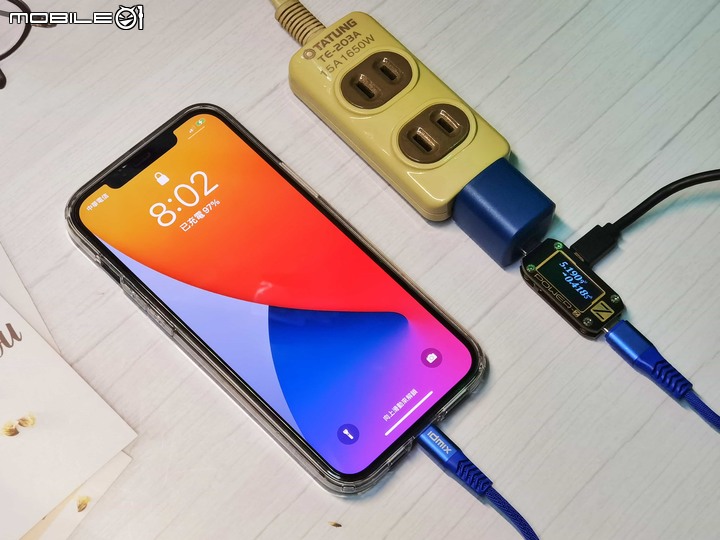 [文長圖多] iPhone充電器怎麼選？IDMIX PD快充充電套裝開箱，iPhone 12專屬配件