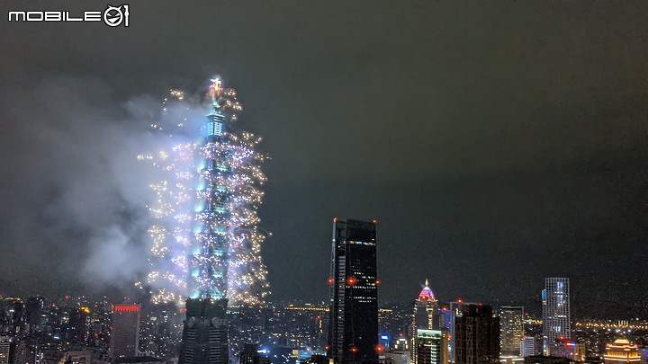 來一個2021跨年煙火秀堆高高~~