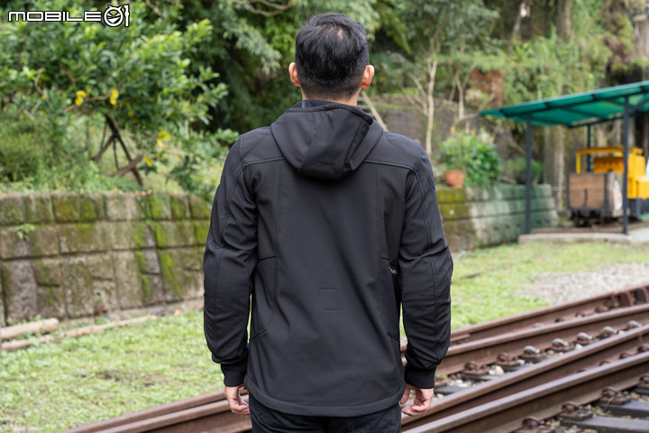 雨天不怕！ SPIDI 機能防水手套、休閒防摔外套、防水休閒車靴開箱實測