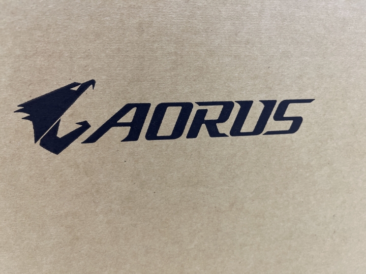 pchome 買的Aorus 15g xc到貨了～