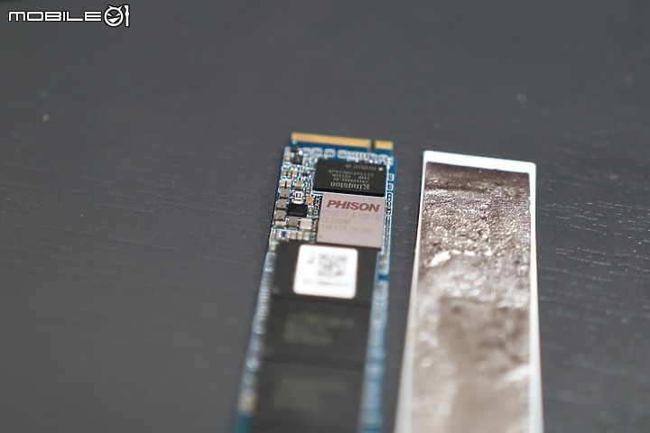 給蛇蛇一個雞肺？『ANACOMDA』i3 雪白冰蟒 M.2 SSD 測試報告