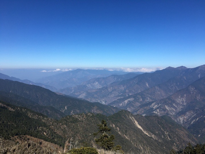 「坐車比爬山還累的百岳」-郡大山